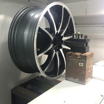 Wheel Lathe machine