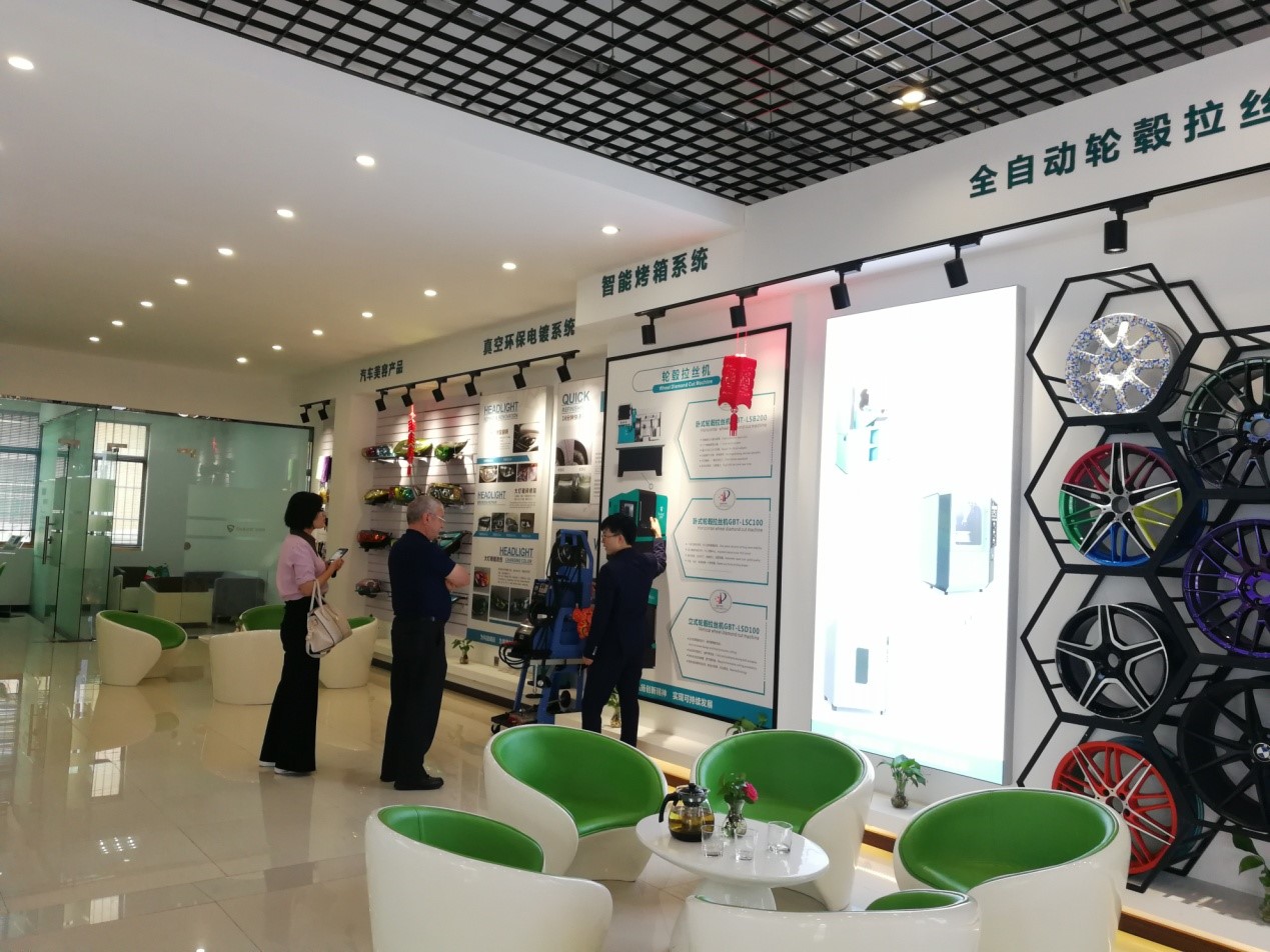 Customer visiting us for wheel diamond cut machine